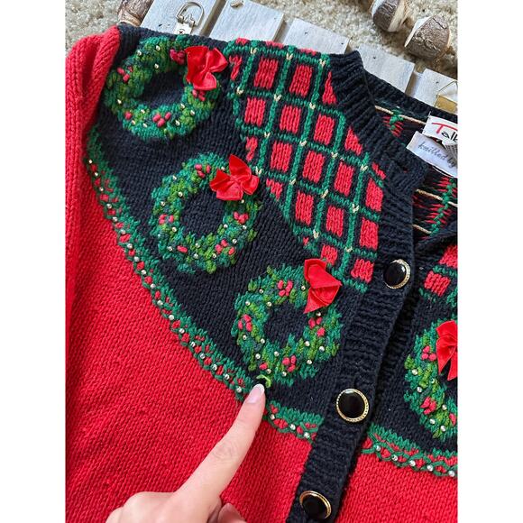 Vintage Talbots Christmas Holiday Wreath Red Green Black Cardigan Sweater - Picture 6 of 9